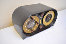 Load image into Gallery viewer, Espresso Brown Owl Eyes 1951 Zenith Model G516 AM Vacuum Tube Radio Great Looking and Sounding!