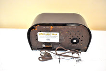 Load image into Gallery viewer, Espresso Brown Owl Eyes 1951 Zenith Model G516 AM Vacuum Tube Radio Great Looking and Sounding!