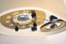 Load image into Gallery viewer, White Owl Eyes 1951 Zenith Model G516 AM Vacuum Tube Radio Great Looking and Sounding! Rare Color!