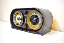 Load image into Gallery viewer, Espresso Brown Owl Eyes 1951 Zenith Model G516 AM Vacuum Tube Radio Great Looking and Sounding!