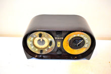 Load image into Gallery viewer, Espresso Brown Owl Eyes 1951 Zenith Model G516 AM Vacuum Tube Radio Great Looking and Sounding!