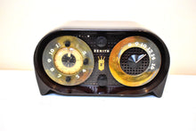 Load image into Gallery viewer, Espresso Brown Owl Eyes 1951 Zenith Model G516 AM Vacuum Tube Radio Great Looking and Sounding!