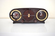 Charger l&#39;image dans la galerie, Espresso Brown 1952 Zenith Owl Eyes Model J616 AM Vacuum Tube Radio Great Sounding! Excellent Condition!
