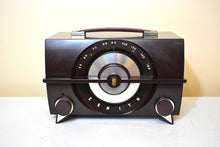 Load image into Gallery viewer, Mocha Brown 1952 Zenith Model K615 Vacuum Tube AM Radio Sounds Great! Excellent Condition!