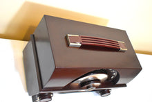 Load image into Gallery viewer, Mocha Brown 1952 Zenith Model K615 Vacuum Tube AM Radio Sounds Great! Excellent Condition!