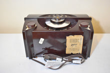 Load image into Gallery viewer, Mocha Brown 1952 Zenith Model K615 Vacuum Tube AM Radio Sounds Great! Excellent Condition!