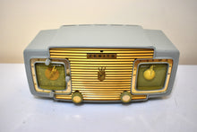 Load image into Gallery viewer, Gull Gray 1953 Zenith Model K622 Vacuum Tube Radio Alarm Clock Looks and Sounds Great! Excellent Condition!
