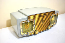 Load image into Gallery viewer, Gull Gray 1953 Zenith Model K622 Vacuum Tube Radio Alarm Clock Looks and Sounds Great! Excellent Condition!
