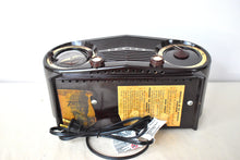 Load image into Gallery viewer, Espresso Brown Bakelite 1954 Zenith Owl Eyes Model L515 AM Vacuum Tube Radio Excellent Condition! Great Sounding!
