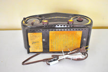 Load image into Gallery viewer, Espresso Brown Bakelite 1954 Zenith Owl Eyes Model L515 AM Vacuum Tube Radio Very Good Condition! Great Sounding!