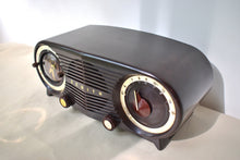 Load image into Gallery viewer, Espresso Brown Bakelite 1954 Zenith Owl Eyes Model L515 AM Vacuum Tube Radio Excellent Condition! Great Sounding!