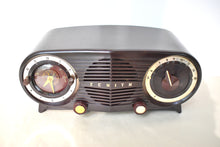 Load image into Gallery viewer, Espresso Brown Bakelite 1954 Zenith Owl Eyes Model L515 AM Vacuum Tube Radio Excellent Condition! Great Sounding!