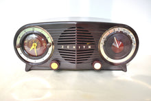 Load image into Gallery viewer, Espresso Brown Bakelite 1954 Zenith Owl Eyes Model L515 AM Vacuum Tube Radio Excellent Condition! Great Sounding!