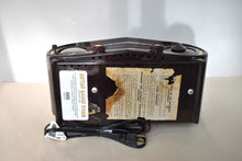 Load image into Gallery viewer, Espresso Brown Bakelite 1954 Zenith Owl Eyes Model L515 AM Vacuum Tube Radio Excellent Condition! Great Sounding!