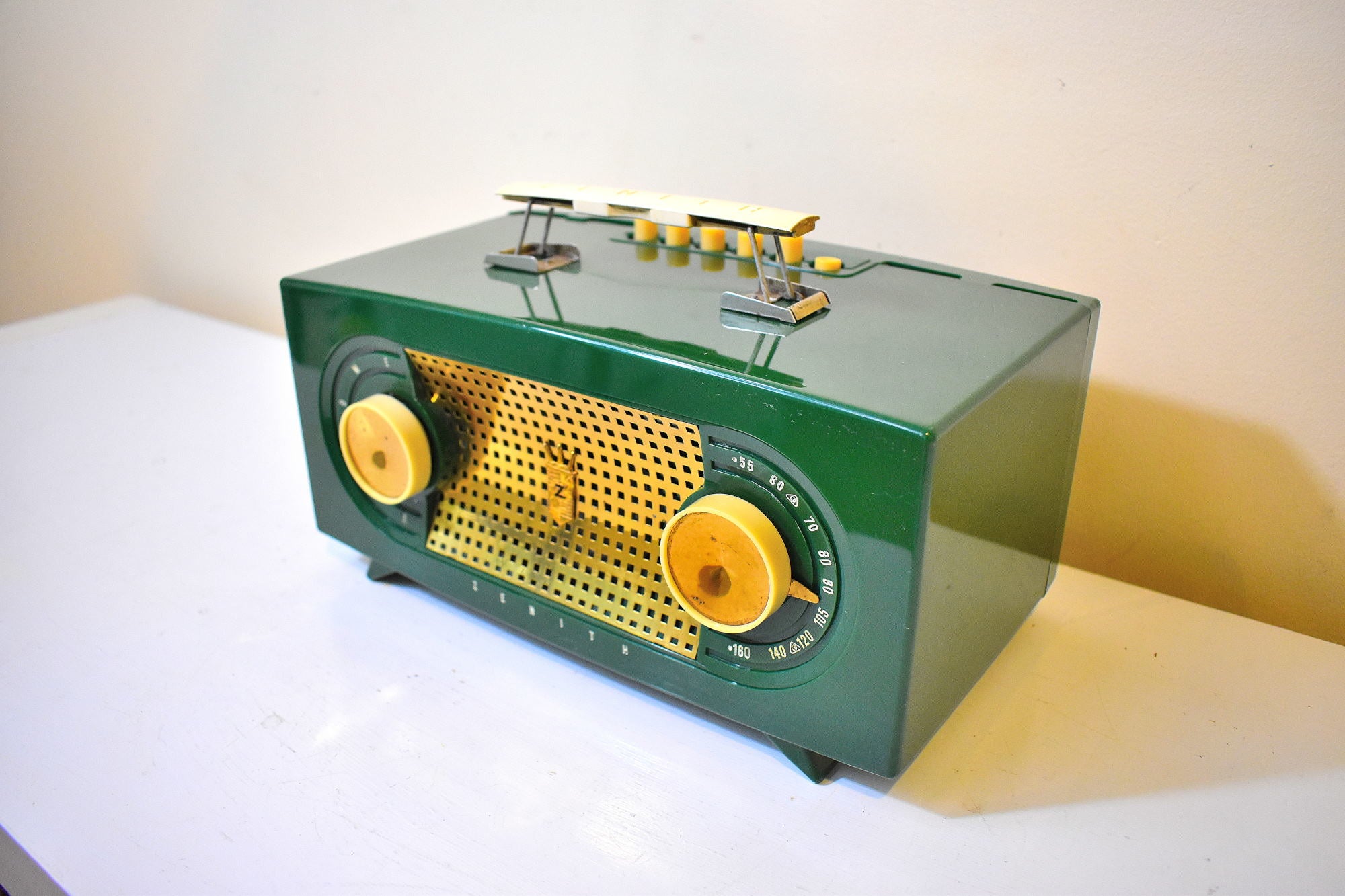 Candy Apple Green 1955 Zenith Model R512F The Broadway Push Button