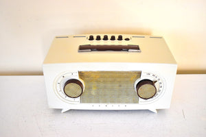 Pralines and Cream 1955 Zenith Broadway Model R512W AM Vacuum Tube Radio Sounds Great! Excellent Condition! Factory One Off Features!