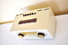 Charger l&#39;image dans la galerie, Pralines and Cream 1955 Zenith Broadway Model R512W AM Vacuum Tube Radio Sounds Great! Excellent Condition! Factory One Off Features!