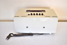 Charger l&#39;image dans la galerie, Pralines and Cream 1955 Zenith Broadway Model R512W AM Vacuum Tube Radio Sounds Great! Excellent Condition! Factory One Off Features!