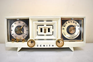 Snow White Mid Century Vintage 1956 Zenith R519W AM Vacuum Tube Clock Radio Works Great and Excellent Condition!
