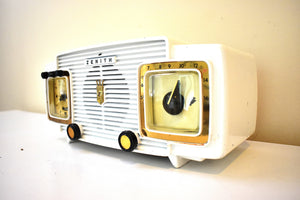 Arctic White 1954 Zenith Model T524W Vacuum Tube Radio Looks and Sounds Great! Excellent Condition! Rare Calendar Clock!