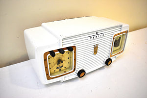 Arctic White 1954 Zenith Model T524W Vacuum Tube Radio Looks and Sounds Great! Excellent Condition! Rare Calendar Clock!