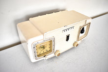 画像をギャラリービューアに読み込む, Vanilla Ivory Mid Century 1955 Zenith Model Z-515W Vacuum Tube AM Clock Radio Beauty Sounds Fantastic!