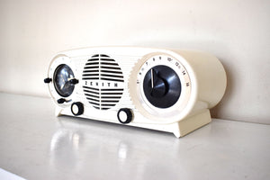 White Owl Eyes Bakelite 1954 Zenith Model L515W AM Vacuum Tube Radio Excellent Condition! Great Sounding!
