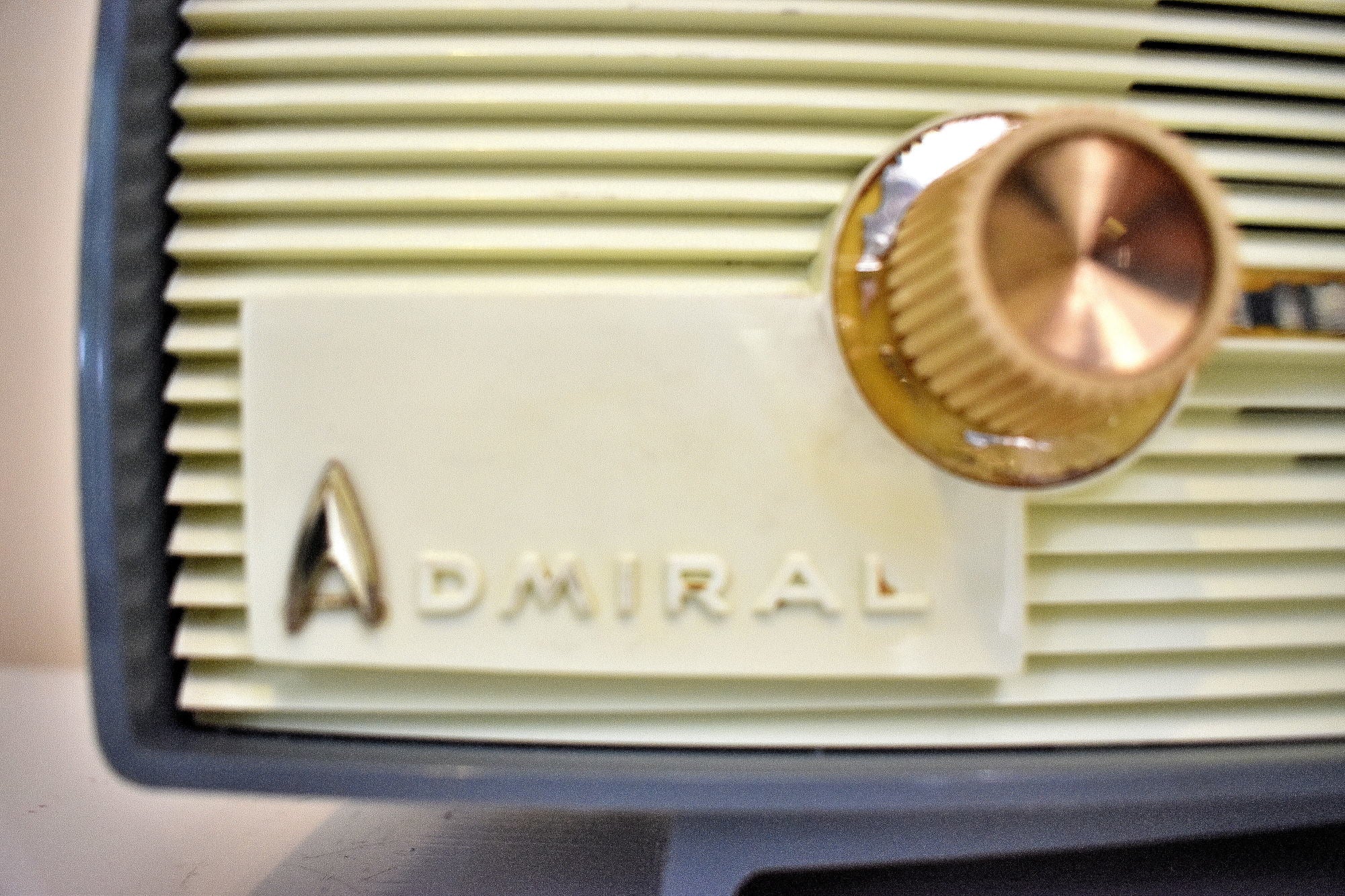 Vintage DeWald Tube Radio Receiver AM FM AFC 7-Tube L-803 A Powers On Vintage DeWald Tube Radio Receiver AM FM AFC 7-Tube L-803 A Powers On