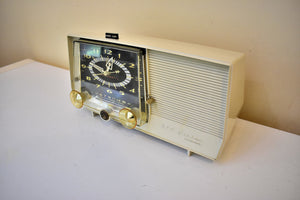Cream Ivory 1957 RCA Model C-4E Vacuum Tube AM Radio Sounds Great! Excellent Condition!