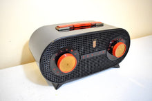 Charger l&#39;image dans la galerie, Widow Black and Red 1955 Zenith Model R510Y Vacuum Tube AM Radio Oval Owl Eyes! Amazing Reception! Excellent Condition!