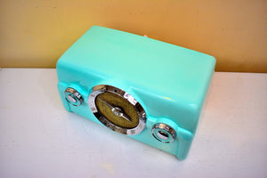 Robin Egg Turquoise Crosley 1951 Model 11-125GN AM Vacuum Tube Clock Radio Quality Construction Sounds Great!