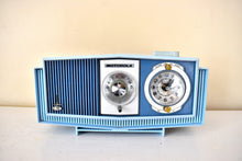 Charger l&#39;image dans la galerie, Blue on Blue Mid-Century 1963 Motorola Model C19B25 Vacuum Tube AM Clock Radio Rare Color Combo!