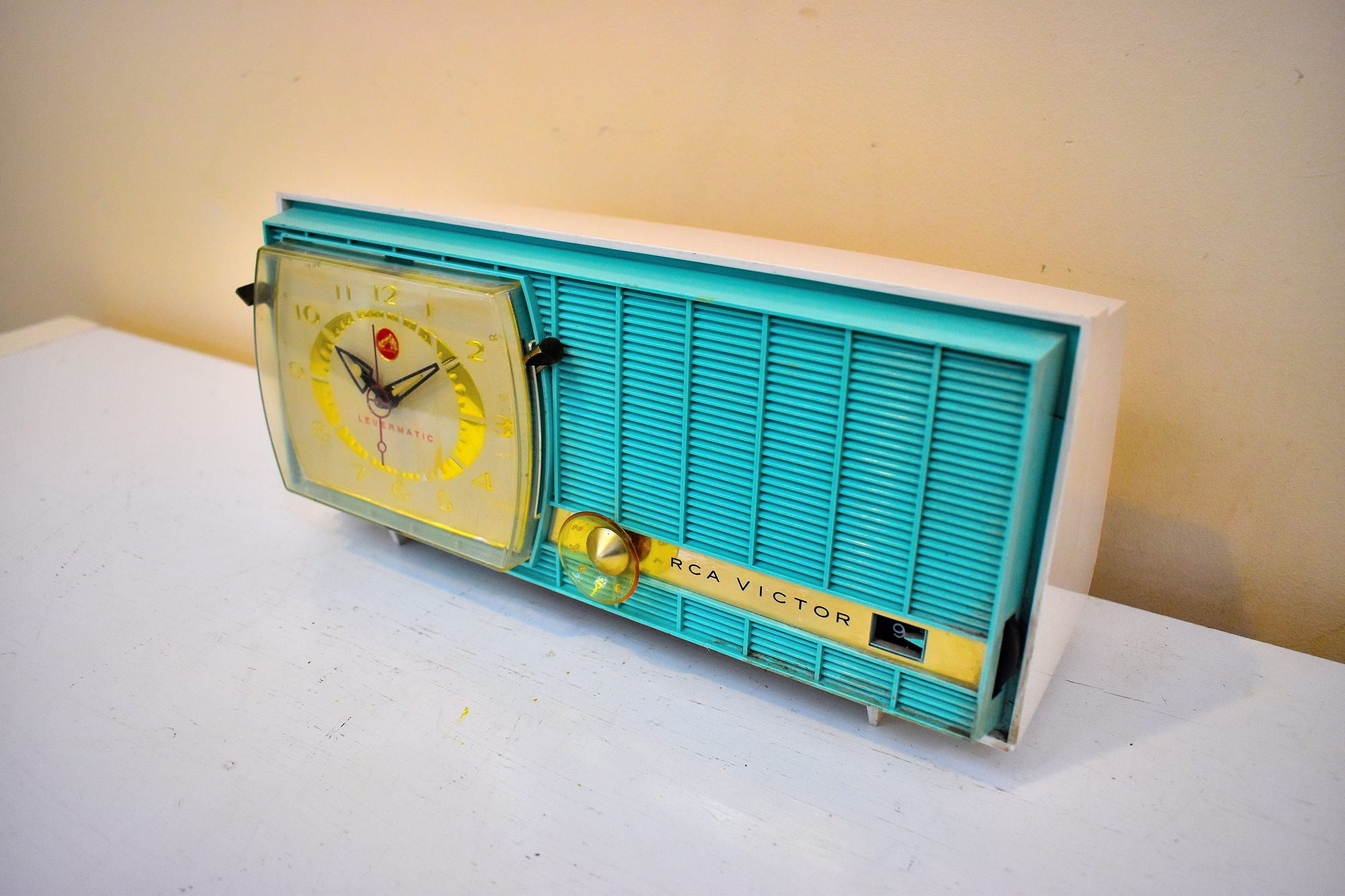 Bluetooth Ready To Go - Turquoise and White 1957 RCA Victor Model C-3HE AM Vacuum Tube Radio Sounds Great!