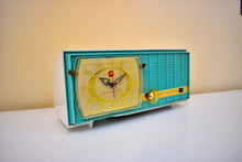 Charger l&#39;image dans la galerie, Bluetooth Ready To Go - Turquoise and White 1957 RCA Victor Model C-3HE AM Vacuum Tube Radio Sounds Great!