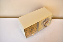Charger l&#39;image dans la galerie, Bluetooth Ready To Go - Beige 1966 General Electric Model C-403H Vacuum Tube AM Radio Alarm Clock Excellent Condition! Sounds Great!