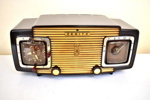 Sumatra Brown 1953 Zenith Model K622 Vacuum Tube Radio Alarm Clock Looks and Sounds Great! Excellent Condition!