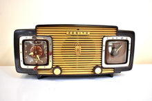 Charger l&#39;image dans la galerie, Sumatra Brown 1953 Zenith Model K622 Vacuum Tube Radio Alarm Clock Looks and Sounds Great! Excellent Condition!