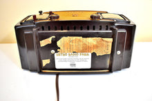 Load image into Gallery viewer, Sumatra Brown 1953 Zenith Model K622 Vacuum Tube Radio Alarm Clock Looks and Sounds Great! Excellent Condition!