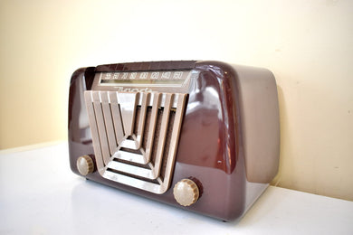 Burgundy Tan Beauty 1949 Motorola Model 68X-11Q Vintage Vacuum Tube AM Clock Radio Great Sounding and Looking!