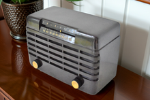 Charger l'image dans la galerie, Mocha Brown 1947 Teletone Model 135 Vacuum Tube AM Radio! Excellent Condition!