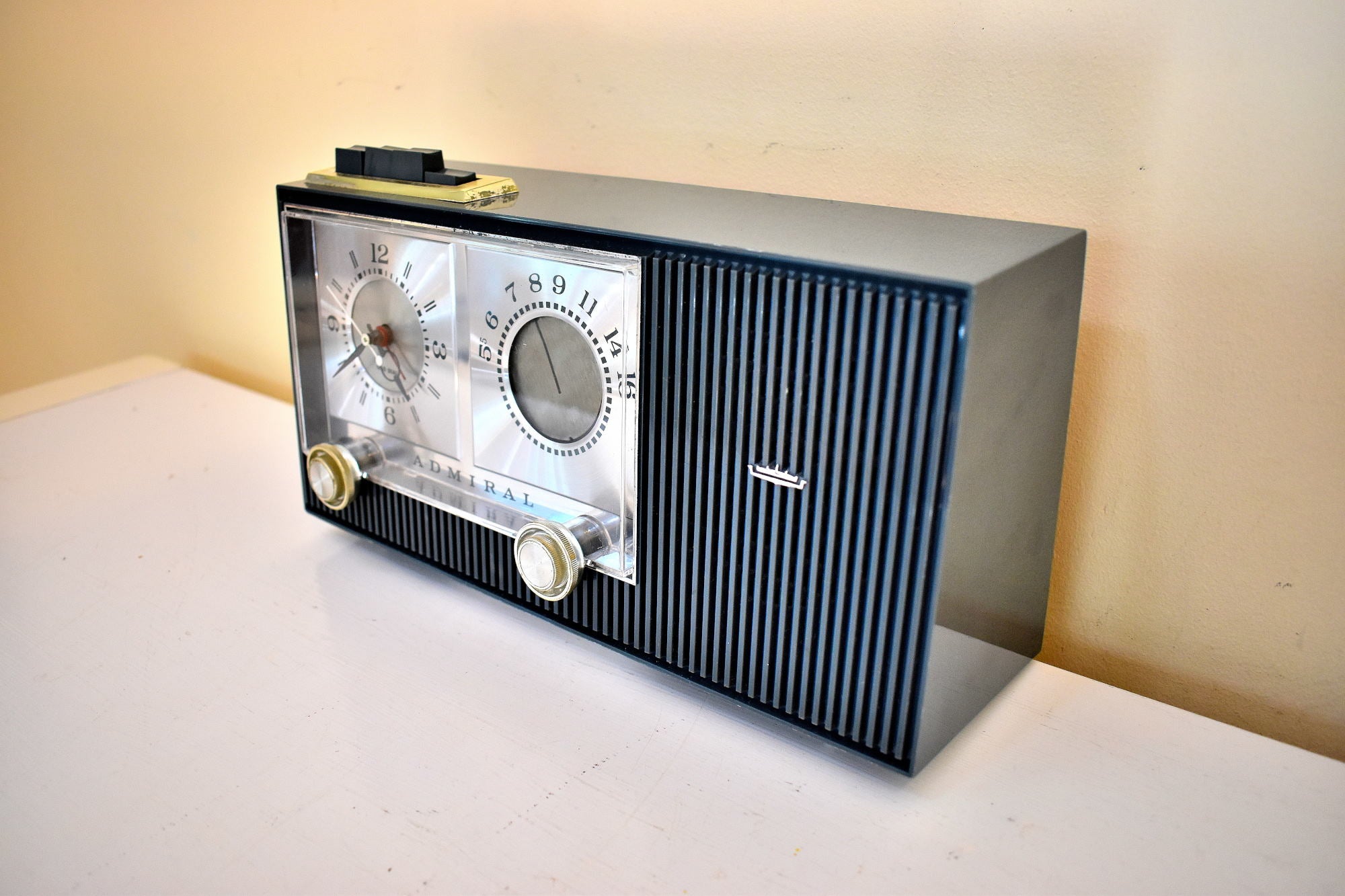 真空管アンティークAMラジオ　Bluetooth機器内蔵　ナナオラ製 真空管アンティークAMラジオ Bluetooth機器内蔵 ナナオラ製