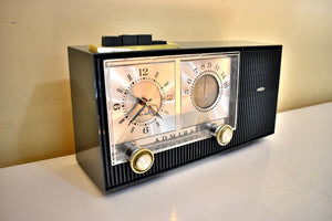 ネイビーブルー 1964 アドミラルモデル YG790 真空管 AM 目覚まし時計ラジオ 音が素晴らしい!非常に良い状態！