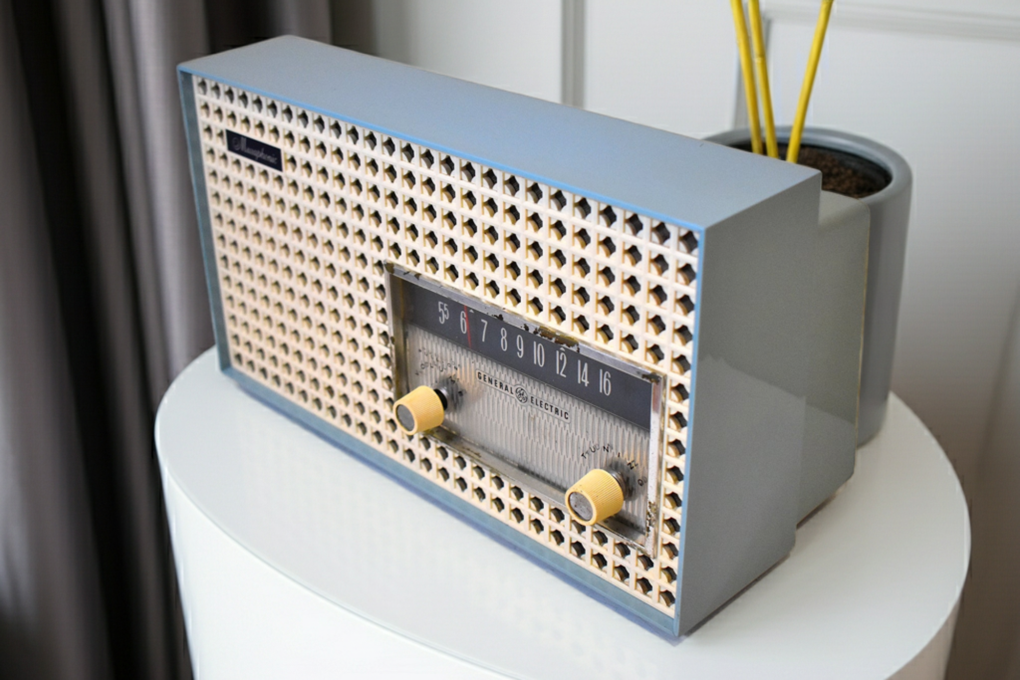 ビンテージ真空管ラジオ1950年代ジェネラルエレクトリック、412モデル動作確認 Yahoo!オークション - 『GE』1950年代 真空管ラジオ GENERAL ELECTRIC