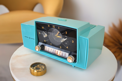 Ocean Turquoise Mid Century 1959 General Electric Model C-417C Vacuum Tube AM Clock Radio Beauty Sounds Fantastic Dreamy Color!
