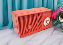 画像をギャラリービューアに読み込む, Crimson Red Mid Century 1957 Motorola Model 5T11R Vacuum Tube AM Clock Radio Rare Color! Excellent Condition! Sounds Great!