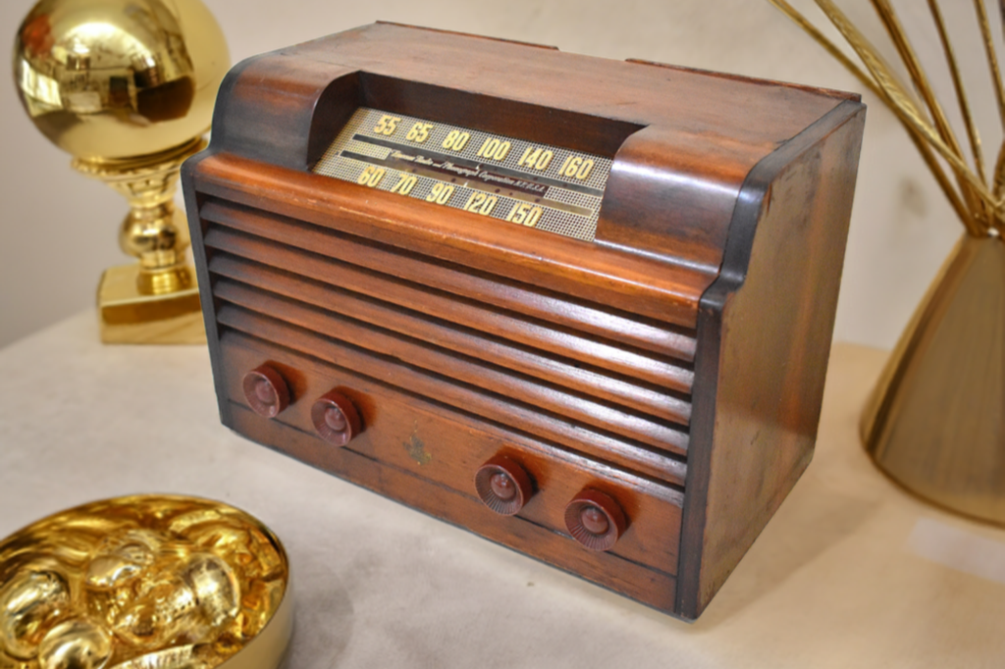 Artisan Crafted Wood 1947 Emerson Model 550 Vacuum Tube AM Radio