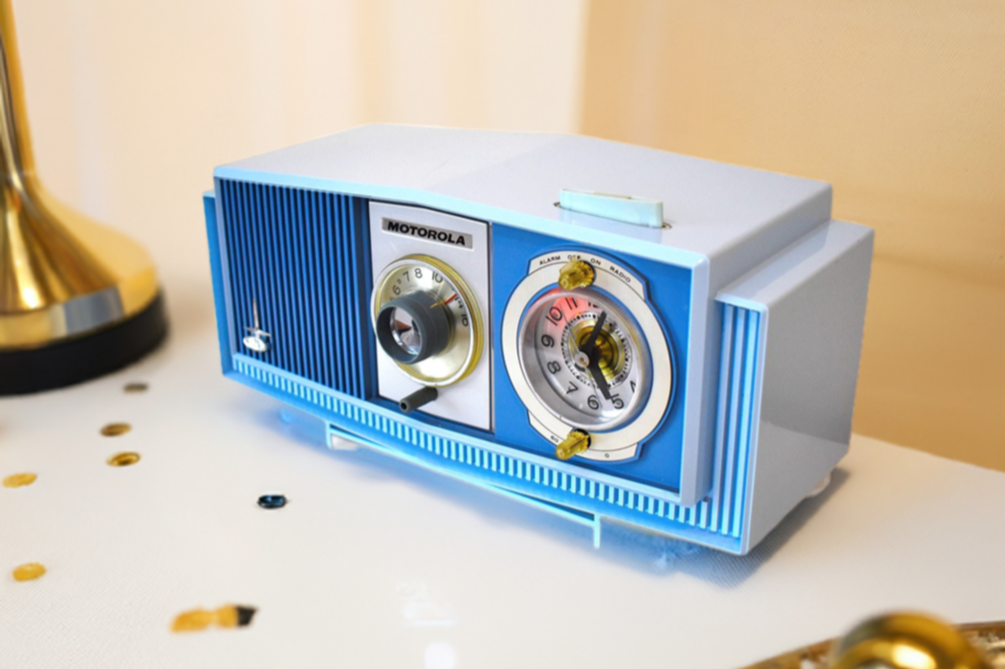 Blue on Blue Mid-Century 1963 Motorola Model C19B8 Vacuum Tube AM Clock Radio Rare Color Combo! Rare Clock Light!