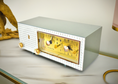 Sage Green Mid Century Vintage 1958 Zenith A519F AM Vacuum Tube Alarm Clock Radio Works Great! Excellent Condition!