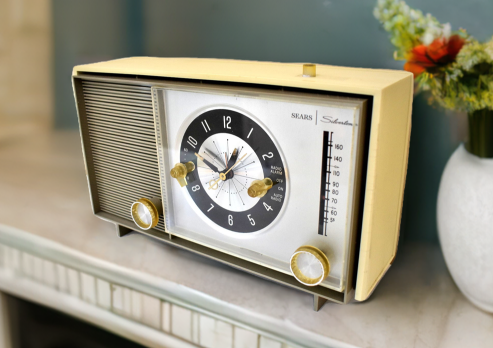 Olive and Ivory 1964 Silvertone Model 4036 Vacuum Tube AM Clock