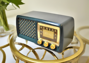 Forest Green 1952 Silvertone Model 2014 Vacuum Tube AM Radio Sounds Great and Excellent Condition!